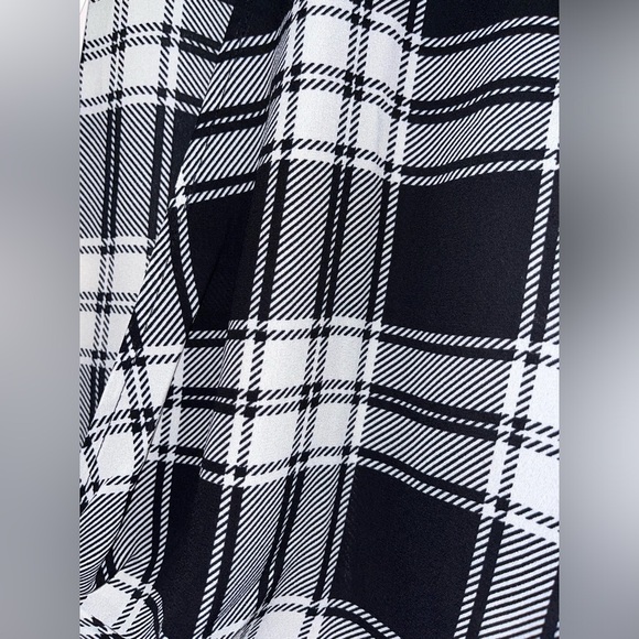 T.J. Maxx Sheer Tie-Front Top ✨ - Picture 4 of 4